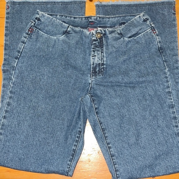 Fossil Brand Bootcut Jeans 6 - Picture 3 of 8